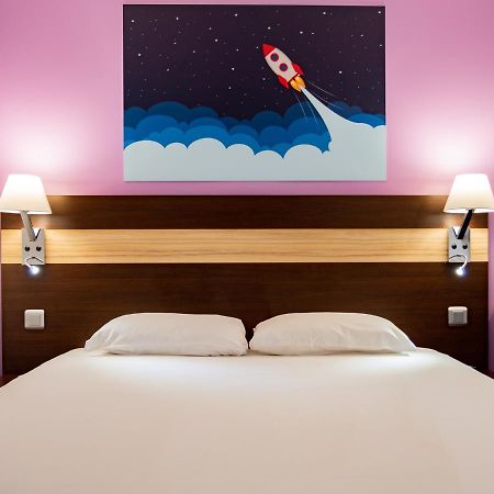 Contact Hotel Restaurant La Chaumiere Entre Orgeval Et Flins A13 Sortie 8 레뮈로 외부 사진