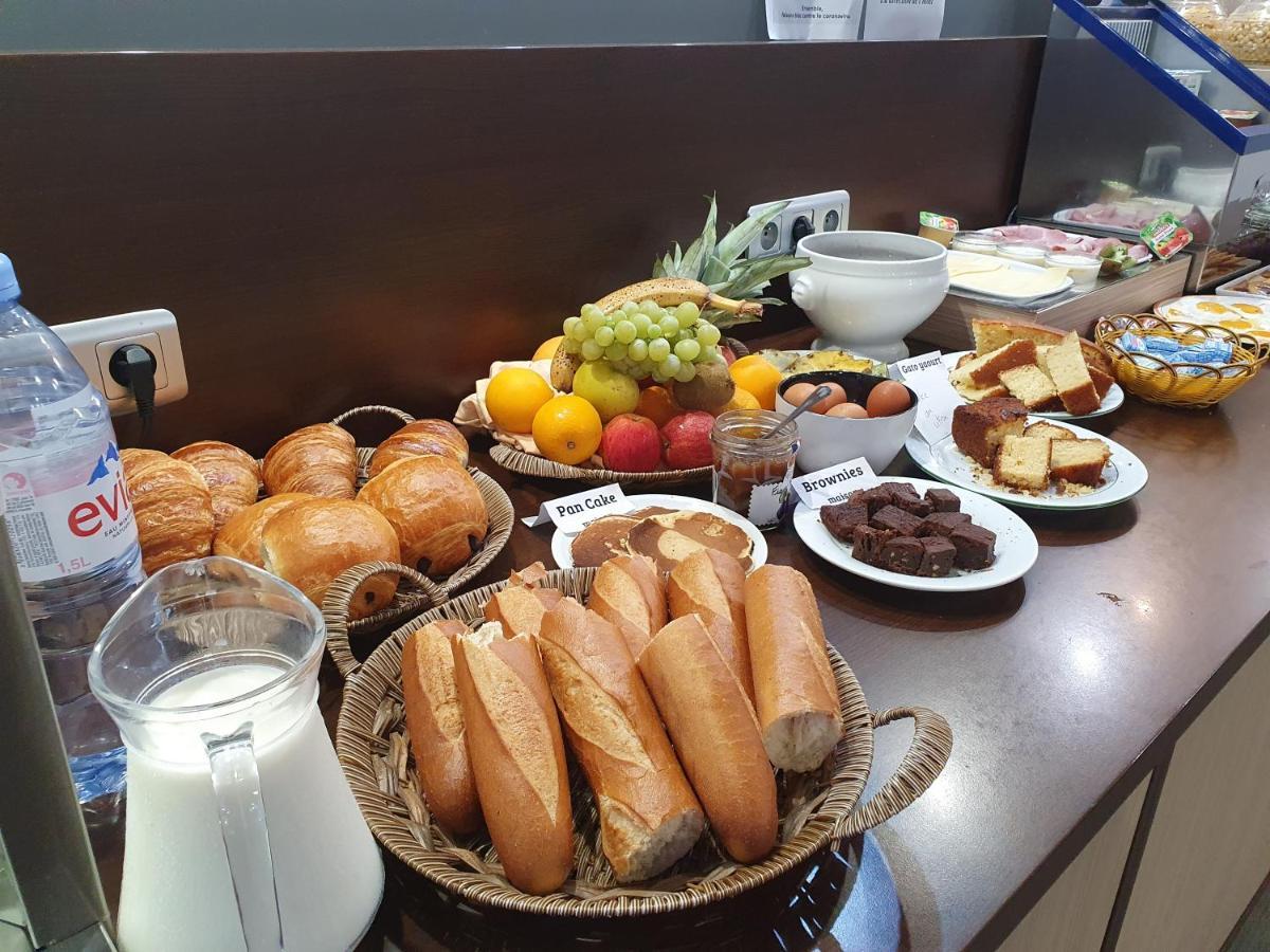 Contact Hotel Restaurant La Chaumiere Entre Orgeval Et Flins A13 Sortie 8 레뮈로 외부 사진