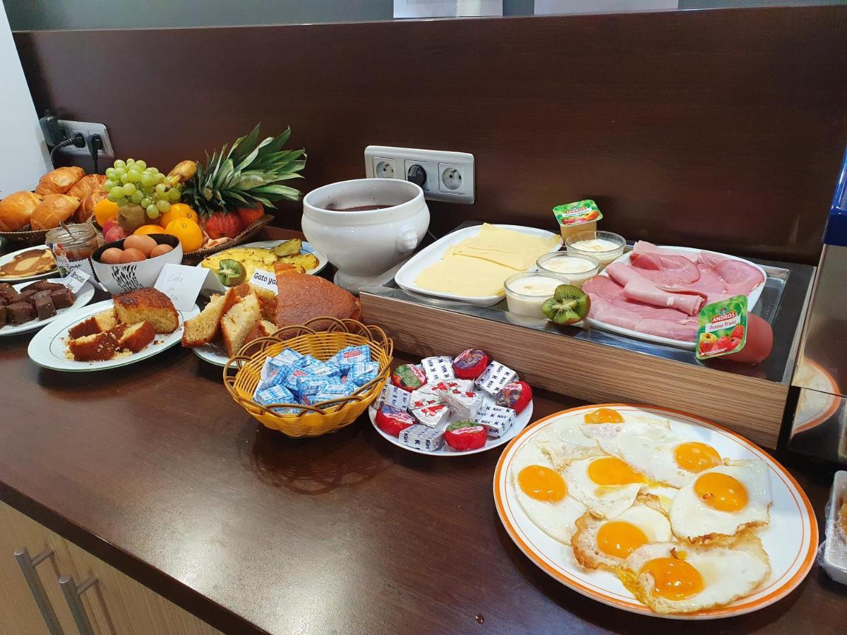 Contact Hotel Restaurant La Chaumiere Entre Orgeval Et Flins A13 Sortie 8 레뮈로 외부 사진