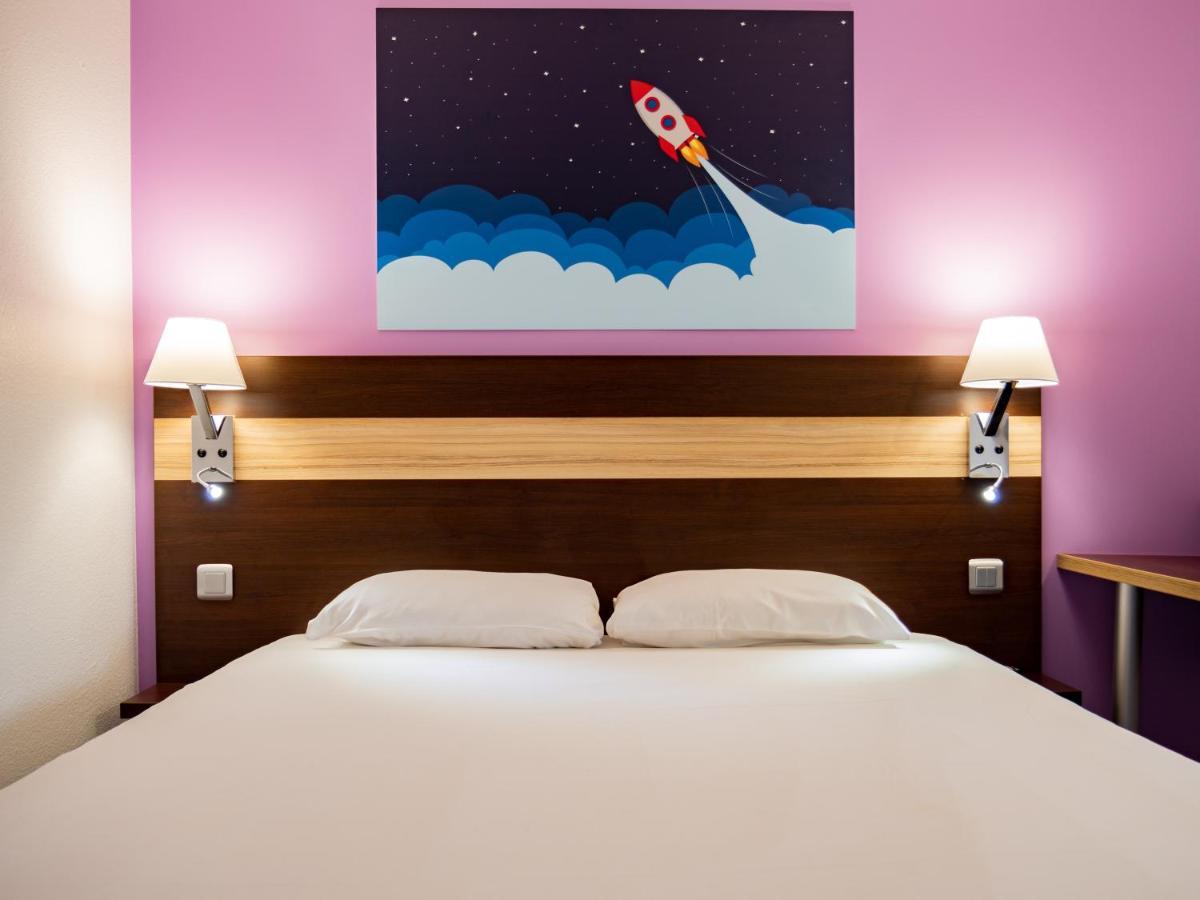 Contact Hotel Restaurant La Chaumiere Entre Orgeval Et Flins A13 Sortie 8 레뮈로 외부 사진