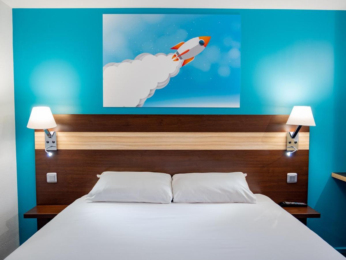Contact Hotel Restaurant La Chaumiere Entre Orgeval Et Flins A13 Sortie 8 레뮈로 외부 사진