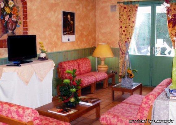 Contact Hotel Restaurant La Chaumiere Entre Orgeval Et Flins A13 Sortie 8 레뮈로 객실 사진
