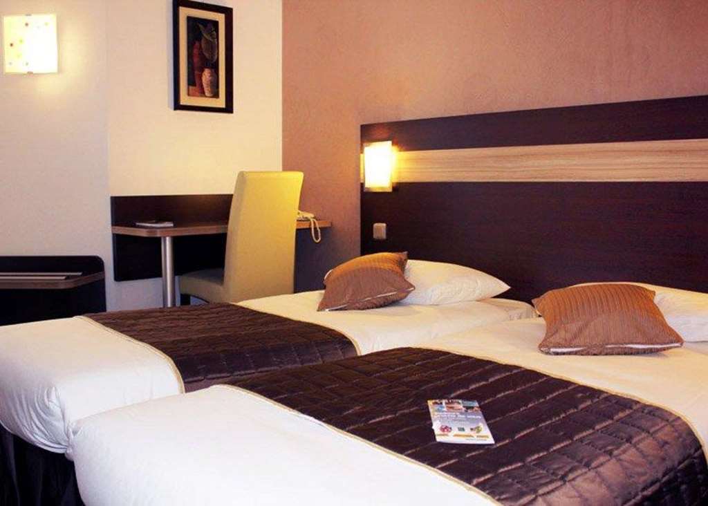 Contact Hotel Restaurant La Chaumiere Entre Orgeval Et Flins A13 Sortie 8 레뮈로 객실 사진