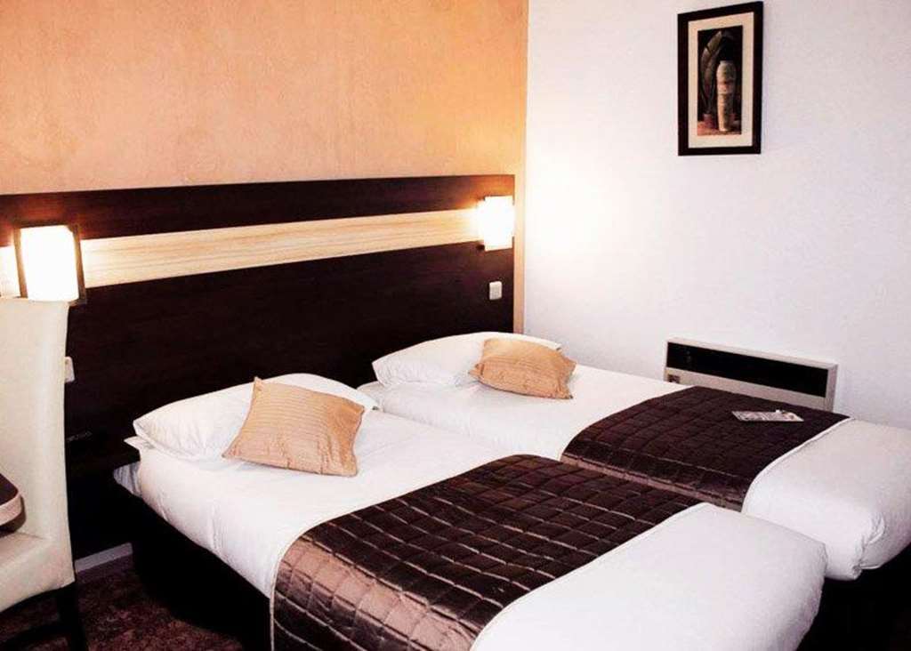 Contact Hotel Restaurant La Chaumiere Entre Orgeval Et Flins A13 Sortie 8 레뮈로 객실 사진