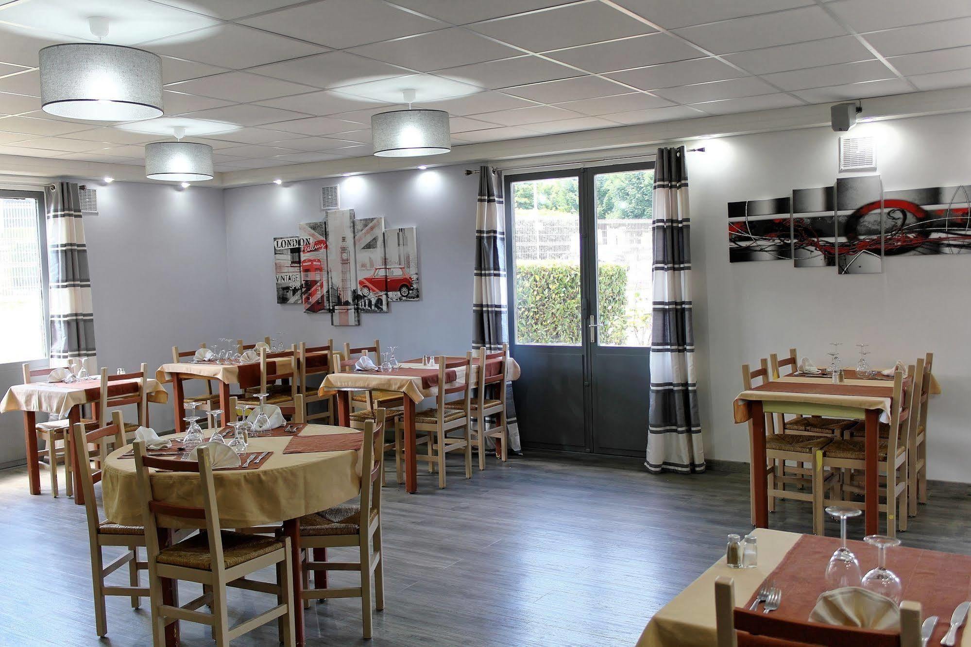 Contact Hotel Restaurant La Chaumiere Entre Orgeval Et Flins A13 Sortie 8 레뮈로 외부 사진