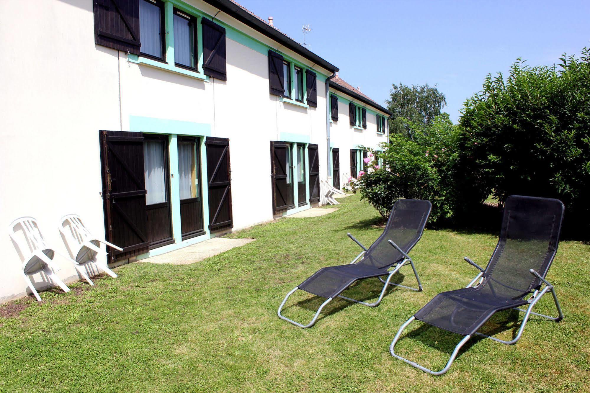 Contact Hotel Restaurant La Chaumiere Entre Orgeval Et Flins A13 Sortie 8 레뮈로 외부 사진