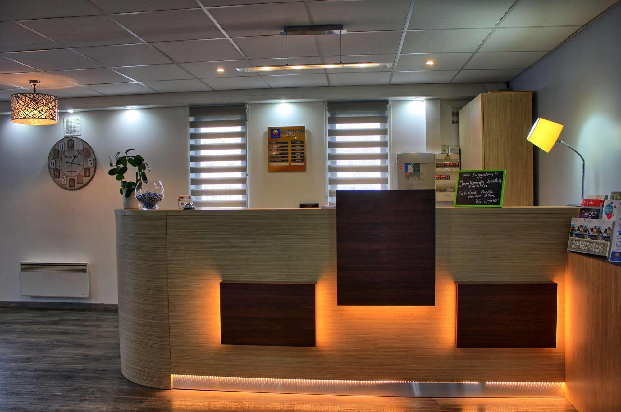 Contact Hotel Restaurant La Chaumiere Entre Orgeval Et Flins A13 Sortie 8 레뮈로 외부 사진