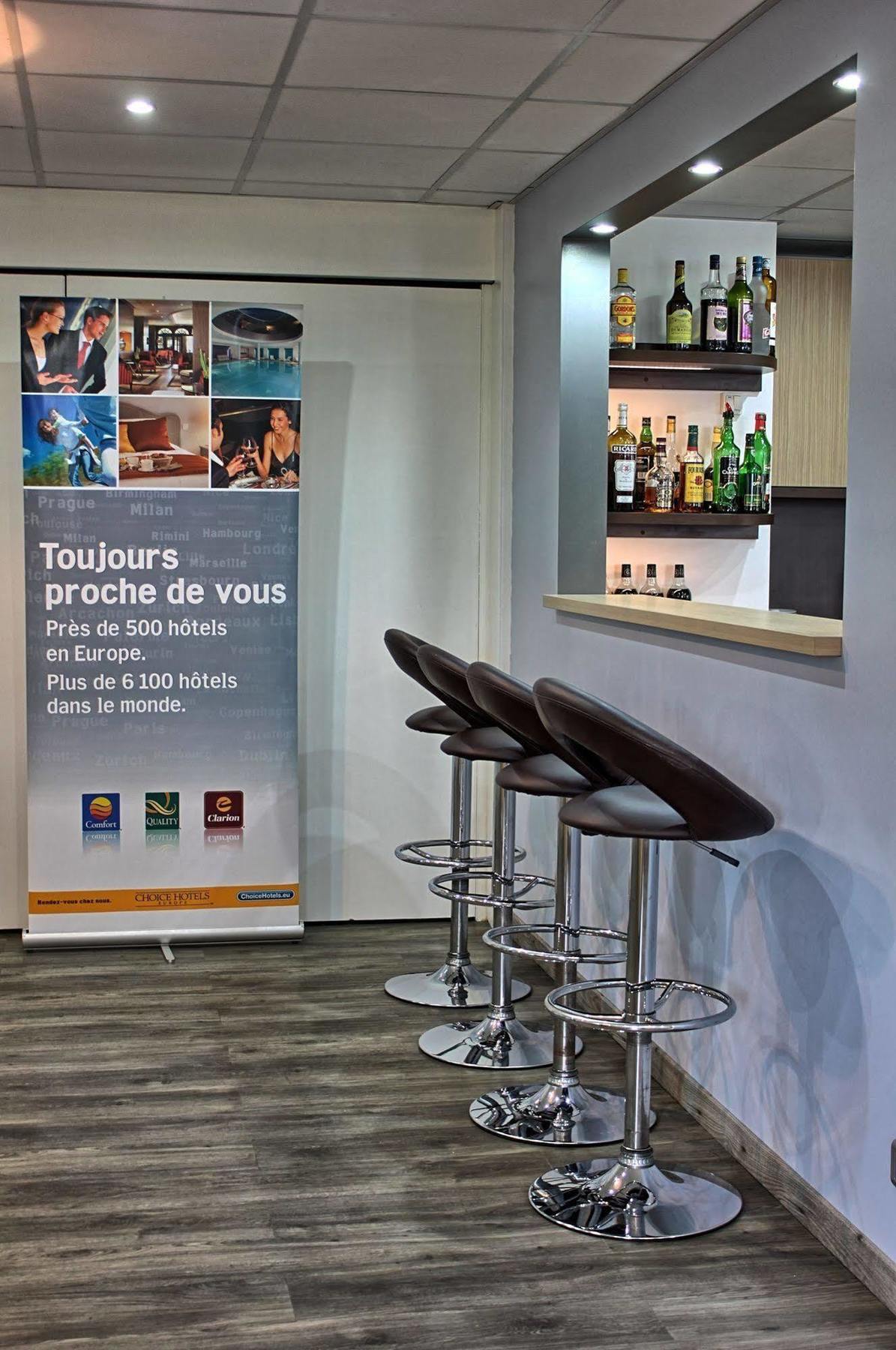 Contact Hotel Restaurant La Chaumiere Entre Orgeval Et Flins A13 Sortie 8 레뮈로 외부 사진