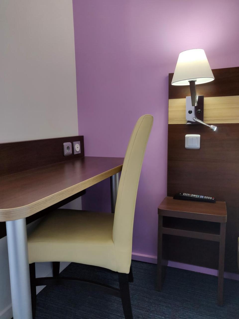 Contact Hotel Restaurant La Chaumiere Entre Orgeval Et Flins A13 Sortie 8 레뮈로 외부 사진